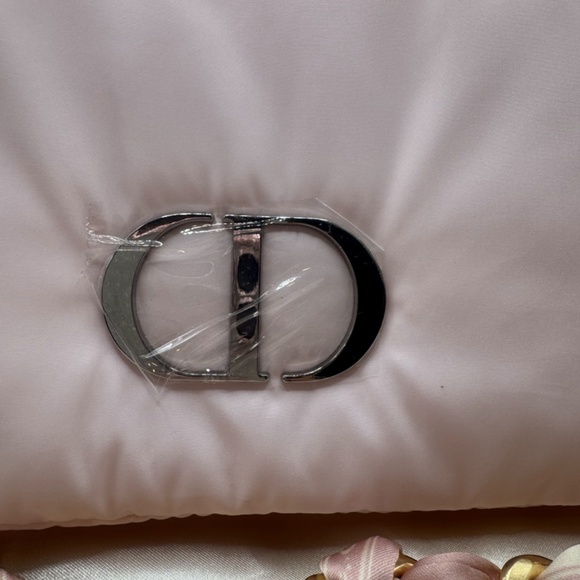 Limited Edition customized Dior Pink Puff Pouch - Picture 3 of 7